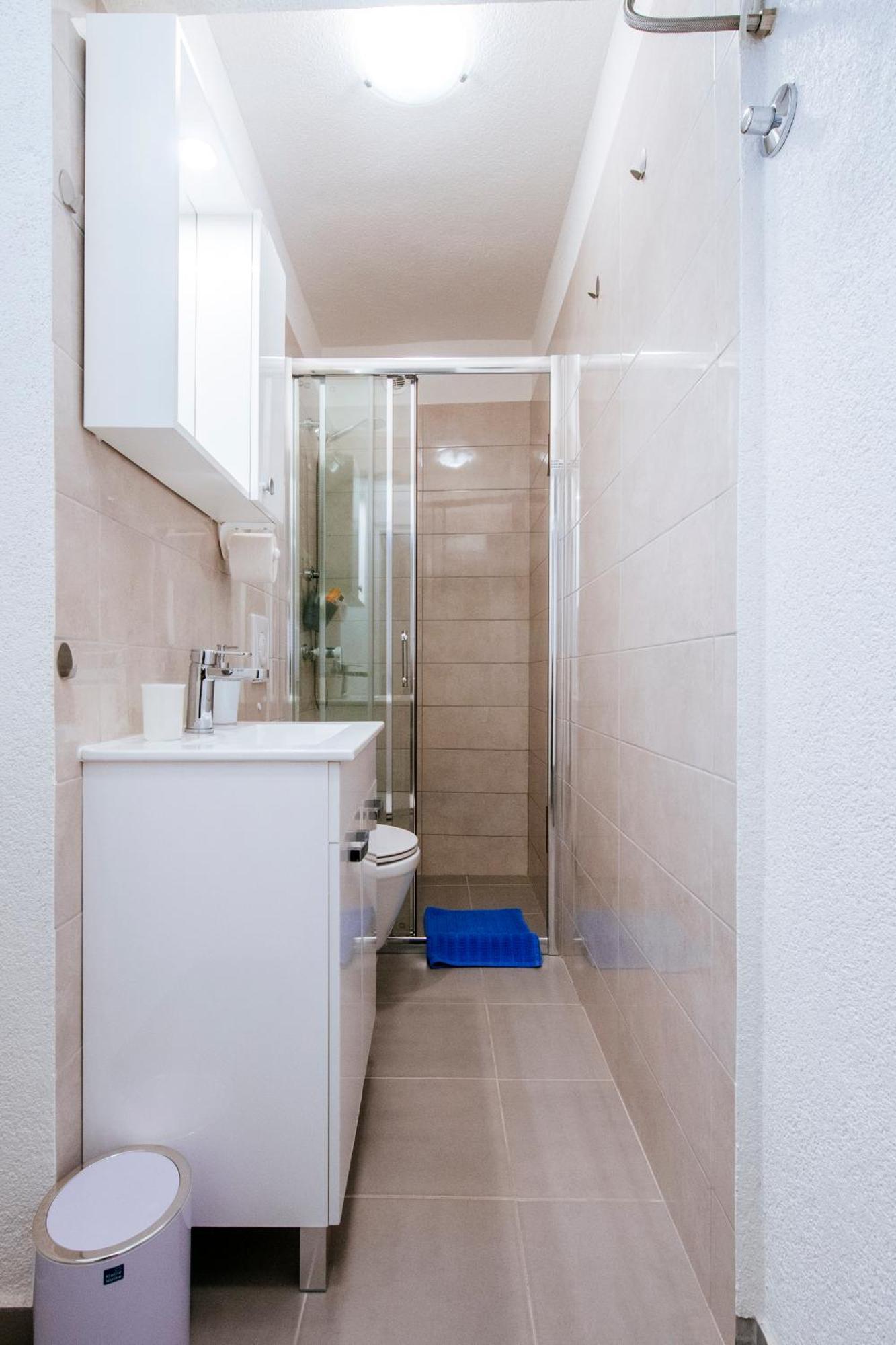 Ema House Apartment *