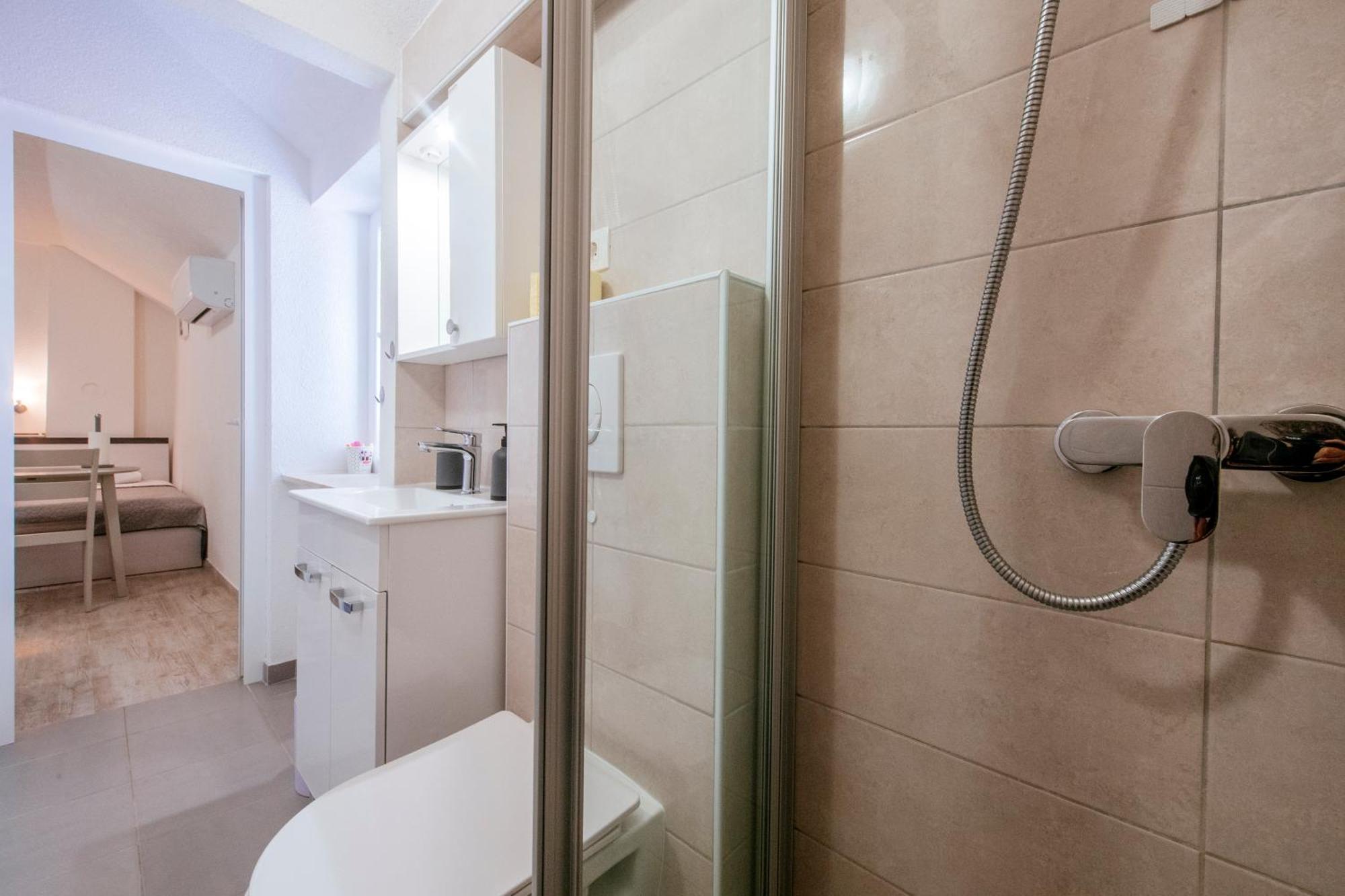Ema House Apartment